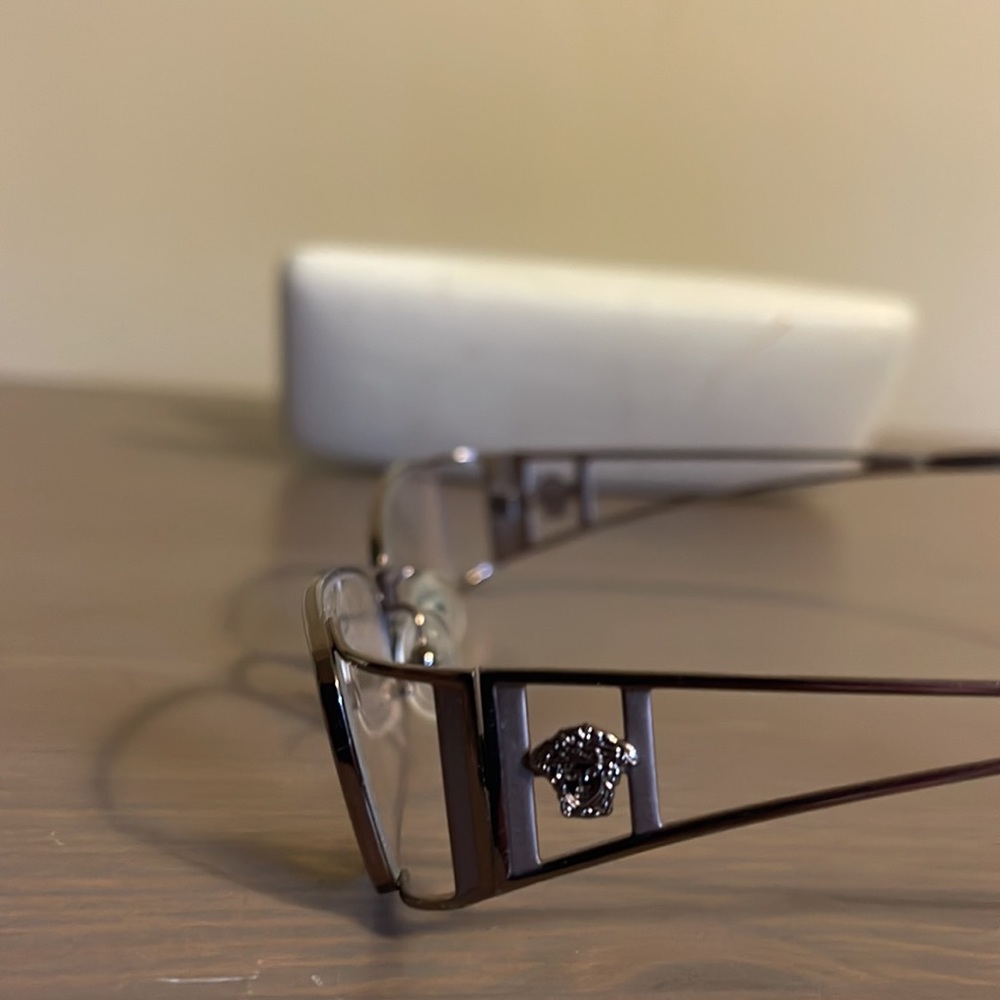 Versace “Mod” Vintage Eyeglasses with Hard Case - Picture 11 of 14